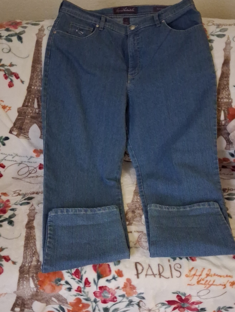 New Gloria Vanderbilt Light Blue Denim Jeans.